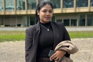 হাইকোর্টের নির্দেশে নুসরাত তাবাসসুমের মনোনয়নপত্র গ্রহণ করল ইসি