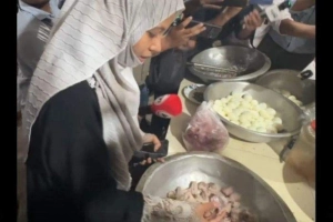 ডাকসু ভবনের ক্যাফেটেরিয়ায় পচা মাংস রান্নার অভিযোগ