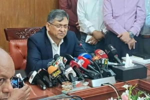পুলিশ ইউনিফর্মে পরিবর্তন আসছে? যা জানালেন স্বরাষ্ট্রমন্ত্রী