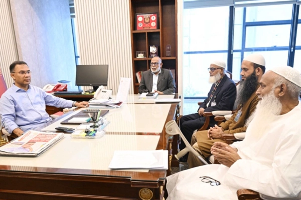 প্রধানমন্ত্রীর সঙ্গে ওয়াকফ প্রশাসকের সাক্ষাৎ