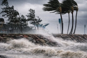 







পাঁচ জেলায় ঝোড়ো হাওয়া ও বজ্রবৃষ্টির শঙ্কা, নদীবন্দরে সতর্ক সংকেত






