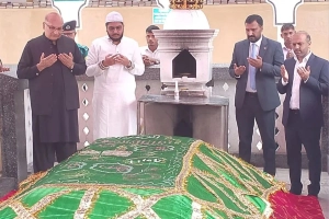 শাহজালাল মাজার জিয়ারত করলেন পাকিস্তান হাইকমিশনার