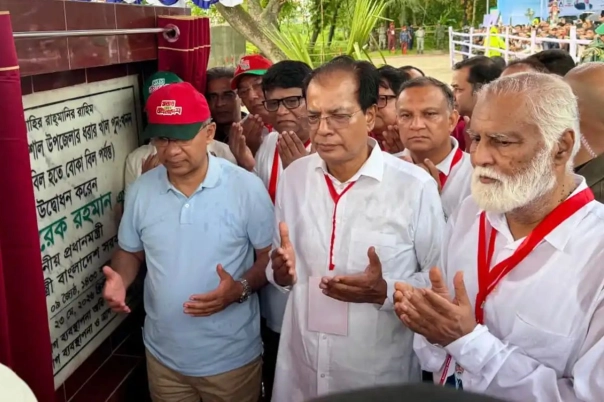 ত্রিশালে খাল পুনঃখনন কার্যক্রম উদ্বোধন করলেন প্রধানমন্ত্রী