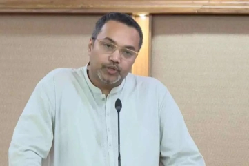 সরকারের ৬২ শতাংশ সিদ্ধান্ত বাস্তবায়িত হয়েছে: মাহাদী আমিন