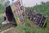 টাঙ্গাইলে রডবোঝাই ট্রাক খাদে, নি-হ-ত ১৫
