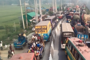 ঢাকা-টাঙ্গাইল মহাসড়কে ২২ কিলোমিটার যানজট