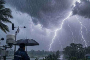 পাঁচ অঞ্চলে ঝড়-বৃষ্টির আশঙ্কা, নদীবন্দরে সর্তক সংকেত
