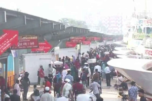ছুটি শেষে রাজধানীতে ফিরছে মানুষ, স্বস্তিতে কাটছে যাত্রা
