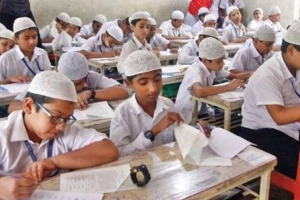 ইবতেদায়ি শিক্ষার্থীদেরও মিড ডে মিল ও ড্রেস দেওয়ার দাবি
