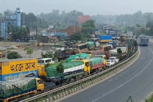 ঢাকা-টাঙ্গাইল মহাসড়কে ১৮ কিলোমিটার যানজট