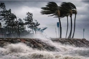 রাতেই ১৪ অঞ্চলে ঝড়-বৃষ্টির সম্ভাবনা, সতর্কতা জারি