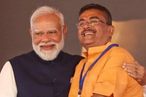 পশ্চিমবঙ্গ সফরে এসে বাংলাদেশ প্রসঙ্গ তুললেন মোদী