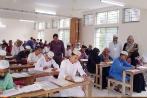 বেতনবঞ্চিত মাদরাসা শিক্ষকদের নিয়ে যা বললেন শিক্ষামন্ত্রী