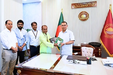 ‘বীর রাষ্ট্রনায়ক জিয়াউর রহমান’ গ্রন্থের মোড়ক উন্মোচন করলেন প্রধানমন্ত্রী