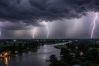 রাতেই ৮ জেলায় ঝড়ো হাওয়া-বজ্রবৃষ্টির আভাস