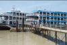 বৈরী আবহাওয়ায় হাতিয়ার সঙ্গে সব নৌযান চলাচল বন্ধ