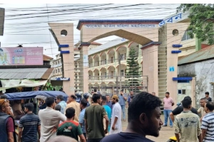 প্রশ্ন কঠিনের অভিযোগে এইচএসসি পরীক্ষা কেন্দ্রে হামলা