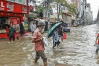 টানা বৃষ্টিতে দুর্ভোগে নগরবাসী