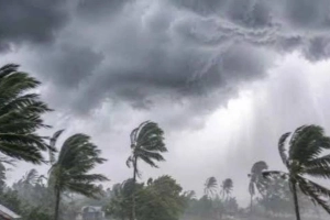দুপুর পর্যন্ত ৮ জেলায় ৬০ কিমি বেগে ঝোড়ো হাওয়ার পূর্বাভাস