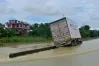 আসামের বন্যায় একদিনে ১৪ জনের মৃ’ত্যু