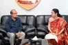 ঢাবি উপাচার্যের সঙ্গে ভারতীয় অধ্যাপকের সৌজন্য সাক্ষাৎ
