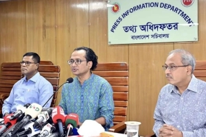 বাংলাদেশের ওপর নতুন শুল্ক আরোপ করছে না যুক্তরাষ্ট্র: তথ্য উপদেষ্টা