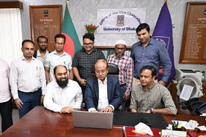 বিজ্ঞান কারখানায় জব কার্ড অটোমেশন চালু করল ঢাবি