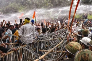 ফের বিক্ষোভে উত্তাল ভারত