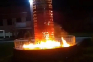 কুষ্টিয়ায় জুলাই স্মৃতিস্তম্ভে আগুন