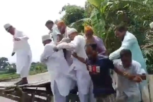 সাঁকো ভেঙে নদীতে জামায়াত নেতাকর্মীরা, রক্ষা পেলেন এমপি