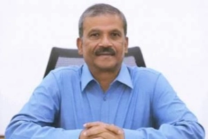 রাষ্ট্রপতি পদে যোগ্য ব্যক্তিকে পাচ্ছি: আসিফ নজরুল