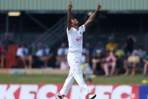 হাসানের ছয় উইকেটে ১৯৮ রানে গুটিয়ে গেল অস্ট্রেলিয়া