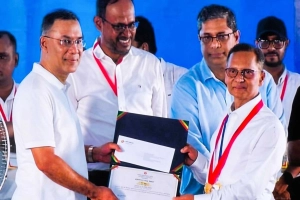 জাতীয় মৎস্য পদক পেলেন ঢাবি অধ্যাপক ছগীর আহমেদ