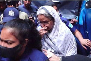 স্বামীর লাশ দেখে কান্নায় ভেঙে পড়লেন দীপু মনি