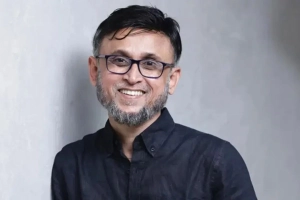 ৫ আগস্ট জুলাই শহীদদের স্মরণে পুষ্পস্তবকের প্রস্তাব ফারুকীর