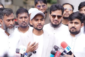 ওমরাহ শেষে দেশে ফিরে মক্কা চুক্তি নিয়ে যা বললেন আসিফ মাহমুদ