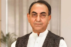 পাঁচ মাস পর চিকিৎসা শেষে দেশে ফিরছেন মির্জা আব্বাস