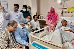হাসপাতালে টুকুর শারীরিক অবস্থার খোঁজ নিলেন রিজভী