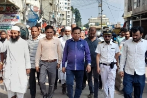 বাদামতলী ঘাট পরিদর্শনে বিআইডব্লিউটিসি চেয়ারম্যান