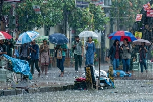 দুপুরের মধ্যে ঢাকায় বজ্রবৃষ্টির আভাস