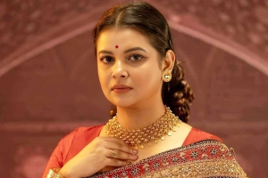 একজন ফ্যাসিস্টের দোসর আরেকজন লালবদর: শবনম ফারিয়া
