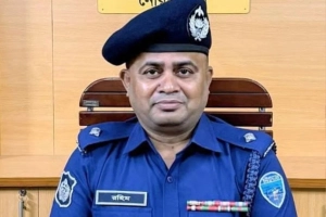 আ.লীগের বাড়িতে ভূরিভোজে অংশ নেওয়া সেই ওসিকে প্রত্যাহার 