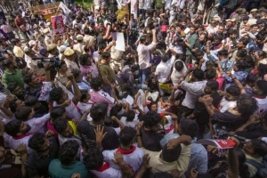 ভারতে বিক্ষোভের মধ্যে ১২ ঘণ্টা ইন্টারনেট বন্ধের নির্দেশ