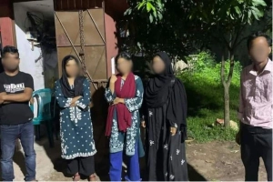 জাবির জঙ্গলে গভীর রাতে তিন নারীসহ পাঁচ বহিরাগত আটক