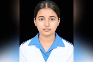 কুমিল্লায় ধানক্ষেতের পাশে স্কুলছাত্রীর মরদেহ