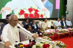বস্ত্র খাতের সংকট কাটাতে ব্যাংকিং খাত পুনর্গঠনের তাগিদ রিজভীর