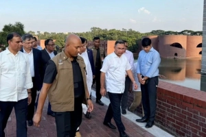 সংসদ ভবন প্রাঙ্গণ পরিষ্কার ও সংস্কারের নির্দেশ প্রধানমন্ত্রীর
