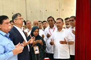 ওসমানী উদ্যানে জুলাই স্মৃতিস্তম্ভ উদ্বোধন করলেন প্রধানমন্ত্রী